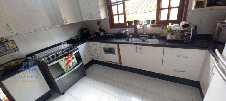 Imagem Casa com 3 Quartos à Venda, 243 m² em Córrego Grande - Florianópolis