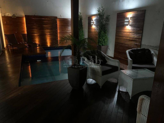 Imagem Sobrado com 3 Quartos à Venda, 280 m² em São João - Itajaí Imagem Sobrado com 3 Quartos à Venda, 280 m² em São João - Itajaí