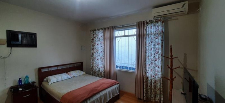 Imagem Sobrado com 3 Quartos à Venda, 202 m² em Bucarein - Joinville