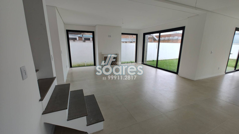 Imagem Casa de Condomínio com 3 Quartos à Venda, 268 m² em Laranjal - Pelotas