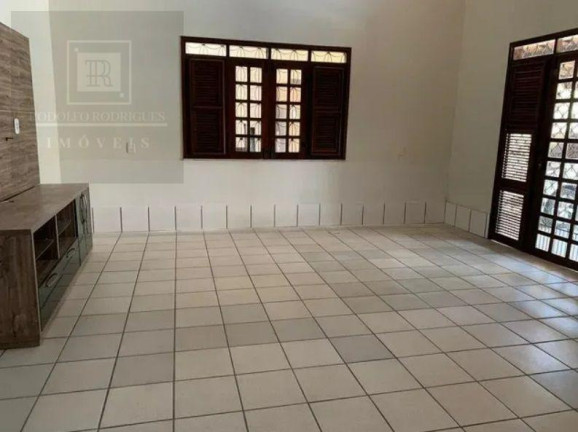 Imagem Casa com 4 Quartos à Venda, 330 m² em Jardim Das Oliveiras - Fortaleza Imagem Casa com 4 Quartos à Venda, 330 m² em Jardim Das Oliveiras - Fortaleza