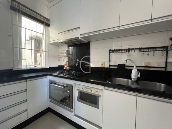 Imagem Casa com 3 Quartos à Venda, 130 m² em Glória - Joinville Imagem Casa com 3 Quartos à Venda, 130 m² em Glória - Joinville