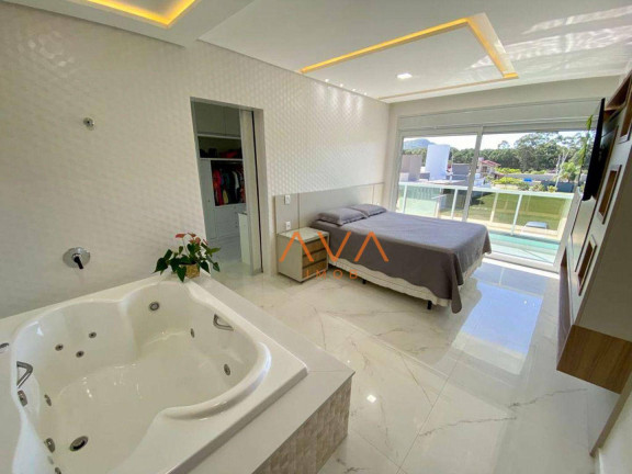 Imagem Casa com 4 Quartos à Venda, 300 m² em Rio Vermelho - Florianópolis Imagem Casa com 4 Quartos à Venda, 300 m² em Rio Vermelho - Florianópolis