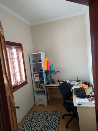 Imagem Sobrado com 3 Quartos à Venda, 250 m² em Ivoturucaia - Jundiaí