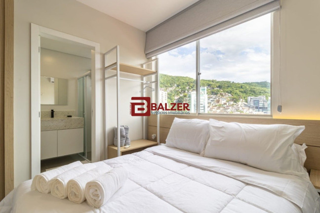 Imagem Apartamento com 1 Quarto à Venda, 32 m² em Centro - Florianópolis