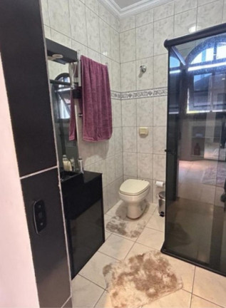 Imagem Sobrado com 6 Quartos à Venda,  em Florida - Praia Grande