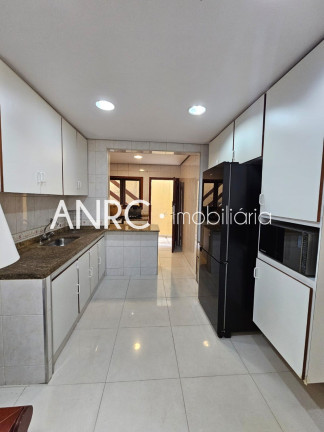 Imagem Casa com 4 Quartos à Venda, 305 m² em Alphaville - Santana De Parnaíba Imagem Casa com 4 Quartos à Venda, 305 m² em Alphaville - Santana De Parnaíba