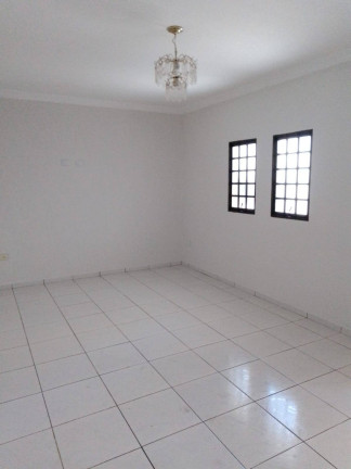 Imagem Casa com 3 Quartos para Alugar, em Arapongas Imagem Casa com 3 Quartos para Alugar, em Arapongas
