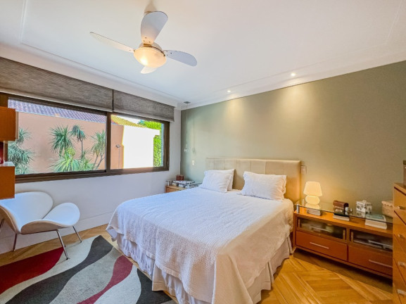 Imagem Imóvel com 3 Quartos à Venda, em Rio Branco - Porto Alegre Imagem Imóvel com 3 Quartos à Venda, em Rio Branco - Porto Alegre