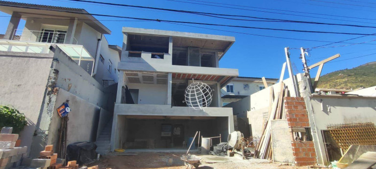 Casa com 3 Quartos à Venda, 309 m² em Parque Arco Iris - Atibaia