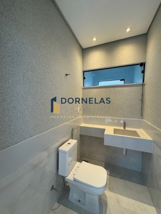 Imagem Casa com 3 Quartos à Venda, 400 m² em Guará I - Brasília Imagem Casa com 3 Quartos à Venda, 400 m² em Guará I - Brasília