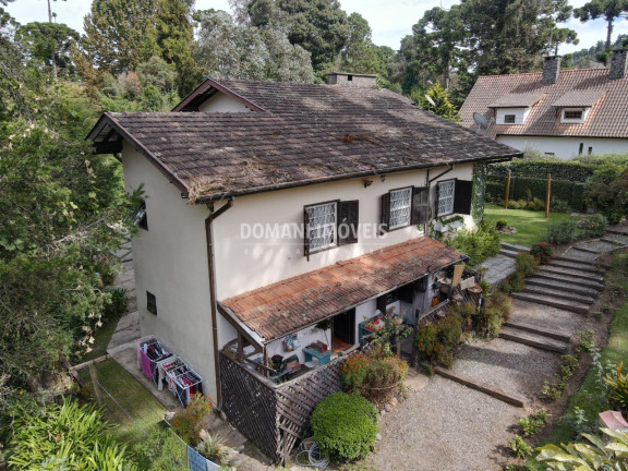 Imagem Casa com 4 Quartos à Venda, 210 m² em Região De Capivari - Campos Do Jordão
