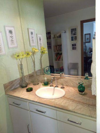 Imagem Apartamento com 4 Quartos à Venda, 222 m² em Icaraí - Niterói