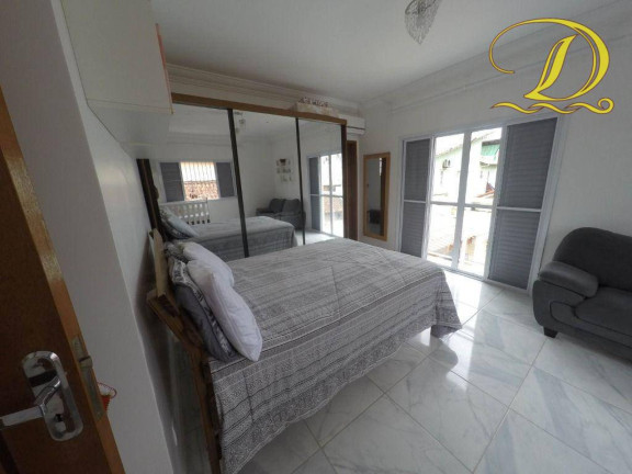 Imagem Casa com 4 Quartos à Venda, 202 m² em Maracanã - Praia Grande Imagem Casa com 4 Quartos à Venda, 202 m² em Maracanã - Praia Grande