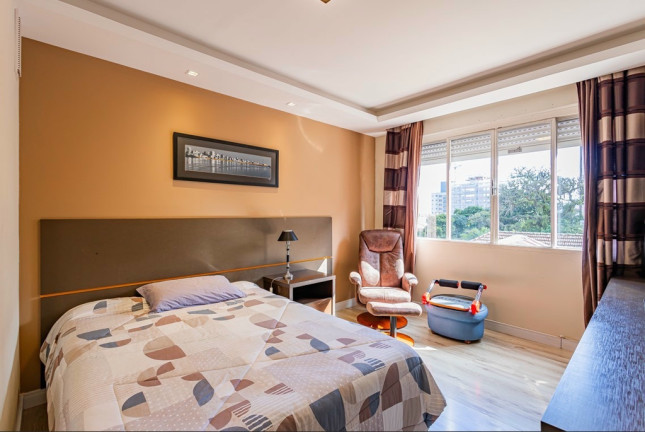 Imagem Apartamento com 3 Quartos à Venda, 137 m² em Petrópolis - Porto Alegre Imagem Apartamento com 3 Quartos à Venda, 137 m² em Petrópolis - Porto Alegre