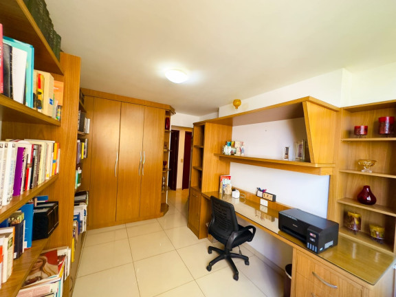 Imagem Imóvel com 4 Quartos à Venda, 243 m² em Icaraí - Niterói Imagem Imóvel com 4 Quartos à Venda, 243 m² em Icaraí - Niterói