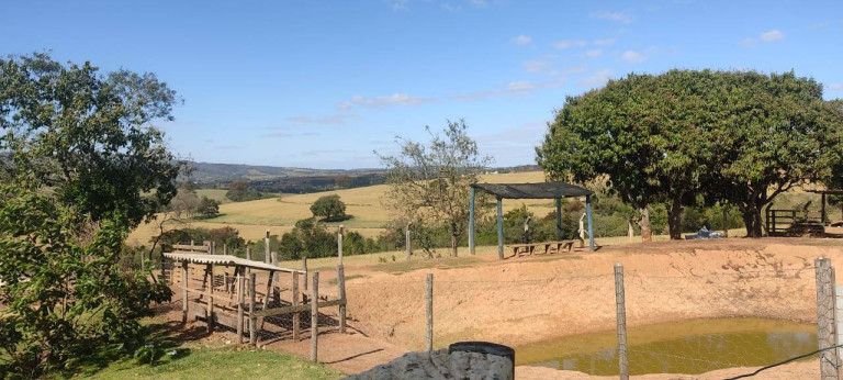 Imagem Chácara com 2 Quartos à Venda, 2.000 m² em Higino Moreira - Capela Do Alto Imagem Chácara com 2 Quartos à Venda, 2.000 m² em Higino Moreira - Capela Do Alto