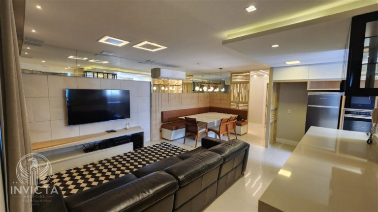 Imagem Apartamento com 3 Quartos à Venda, 136 m² em Centro - Balneário Camboriú Imagem Apartamento com 3 Quartos à Venda, 136 m² em Centro - Balneário Camboriú