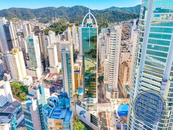 Imagem Apartamento com 4 Quartos à Venda, 151 m² em Pioneiros - Balneário Camboriú Imagem Apartamento com 4 Quartos à Venda, 151 m² em Pioneiros - Balneário Camboriú