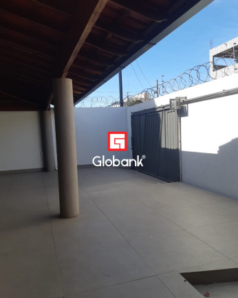 Casa com 3 Quartos à Venda, 236 m² em Cidade Nova - Montes Claros