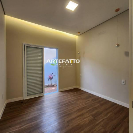 Imagem Casa com 4 Quartos à Venda, 244 m²