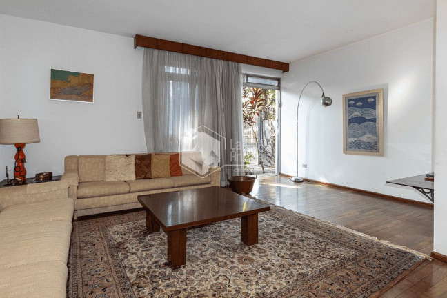 Casa com 5 Quartos à Venda, 209 m² em Moema - São Paulo