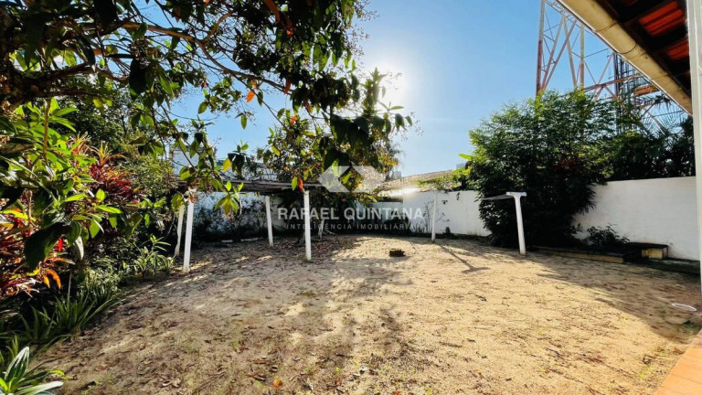 Imagem Casa com 3 Quartos à Venda, 127 m² em Canasvieiras - Florianópolis