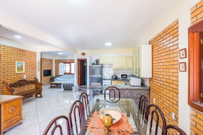 Imagem Casa de Condomínio com 3 Quartos à Venda, 160 m² em Cachoeira Do Bom Jesus - Florianópolis