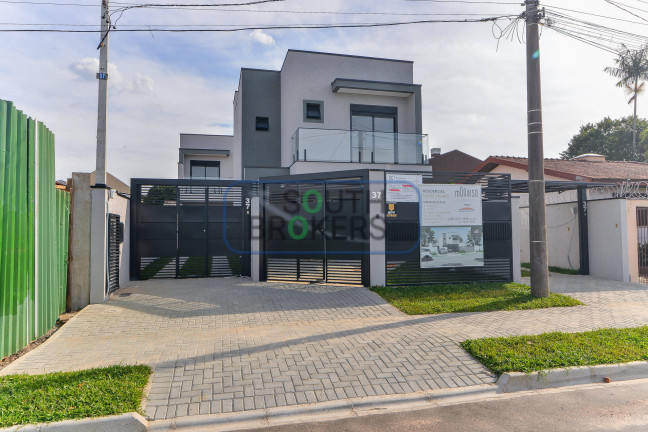 Sobrado com 3 Quartos à Venda, 95 m² em Uberaba - Curitiba