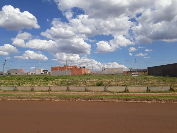 Terreno à Venda, 600 m² em Cidade Jardim - Arapongas