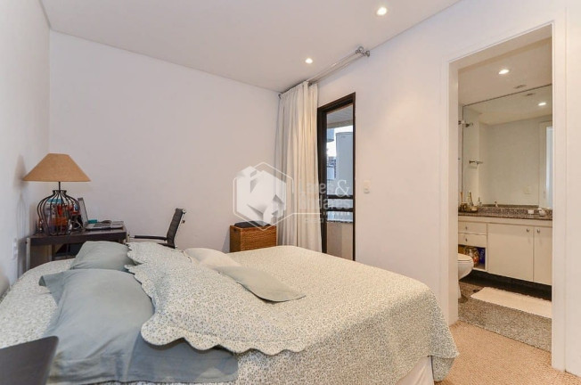Imagem Imóvel com 3 Quartos à Venda, 189 m² em Vila Andrade - São Paulo