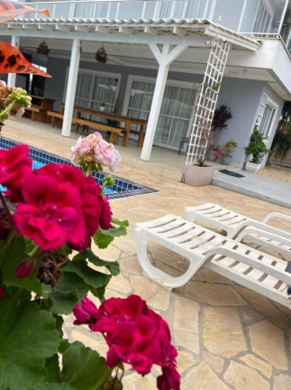 Imagem Casa com 4 Quartos para Temporada,  em Zimbros - Bombinhas
