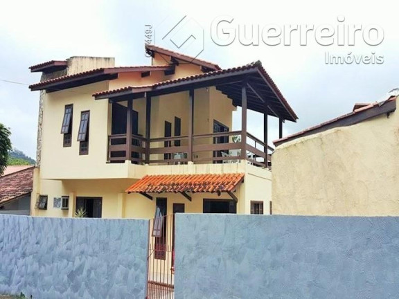Casa com 4 Quartos à Venda, 256 m² em Monte Verde - Florianópolis