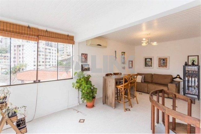 Imagem Imóvel com 4 Quartos à Venda, 153 m² em Moinhos De Vento - Porto Alegre Imagem Imóvel com 4 Quartos à Venda, 153 m² em Moinhos De Vento - Porto Alegre