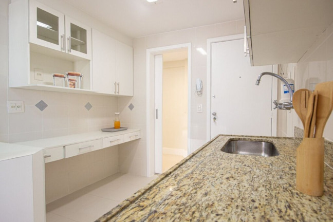 Imagem Imóvel com 3 Quartos à Venda, 99 m² em Botafogo - Rio De Janeiro Imagem Imóvel com 3 Quartos à Venda, 99 m² em Botafogo - Rio De Janeiro