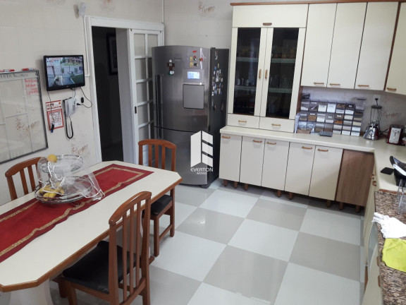 Imagem Casa com 5 Quartos à Venda, 703 m² em Duque De Caxias - Santa Maria
