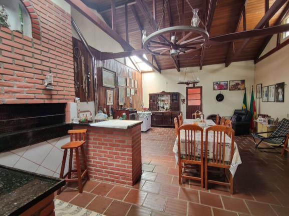 Imagem Imóvel com 4 Quartos à Venda, em Santa Tereza - Porto Alegre Imagem Imóvel com 4 Quartos à Venda, em Santa Tereza - Porto Alegre