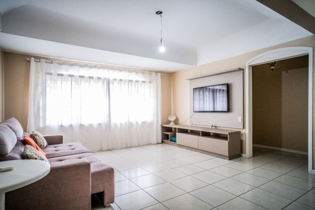 Imagem Imóvel com 3 Quartos à Venda,  em Vila Ipiranga - Porto Alegre