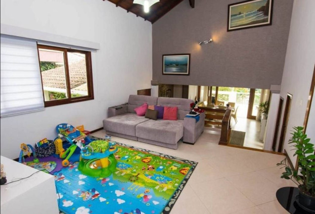 Imagem Casa com 3 Quartos à Venda, 530 m² em Várzea - Teresópolis