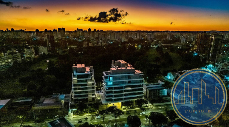 Imagem Cobertura com 4 Quartos à Venda, 417 m² em Cabral - Curitiba Imagem Cobertura com 4 Quartos à Venda, 417 m² em Cabral - Curitiba