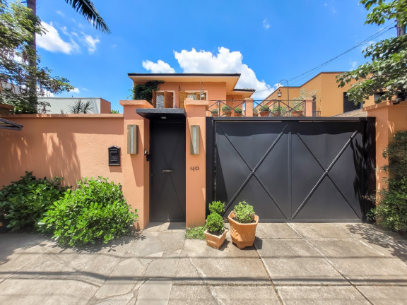 Casa com 4 Quartos à Venda, 300 m² em Indianópolis - São Paulo