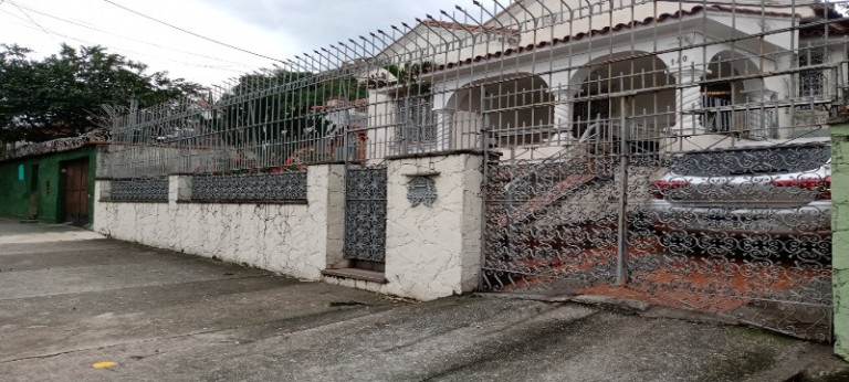 Imagem Casa com 4 Quartos à Venda, 170 m² em Méier - Rio De Janeiro