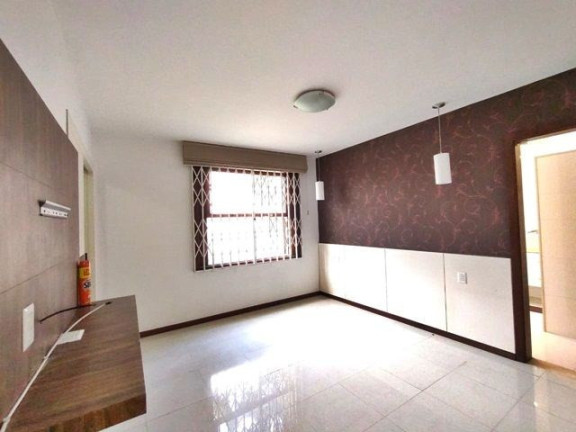 Imagem Casa com 3 Quartos à Venda, 280 m² em Tijuca - Teresópolis