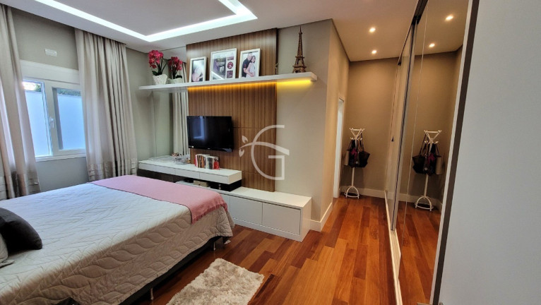 Imagem Casa com 3 Quartos à Venda, 427 m² em Anita Garibaldi - Joinville Imagem Casa com 3 Quartos à Venda, 427 m² em Anita Garibaldi - Joinville