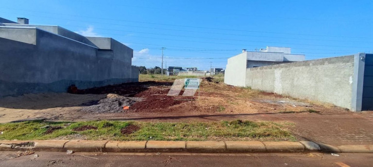 Casa à Venda,  em Recanto Tropical - Cascavel