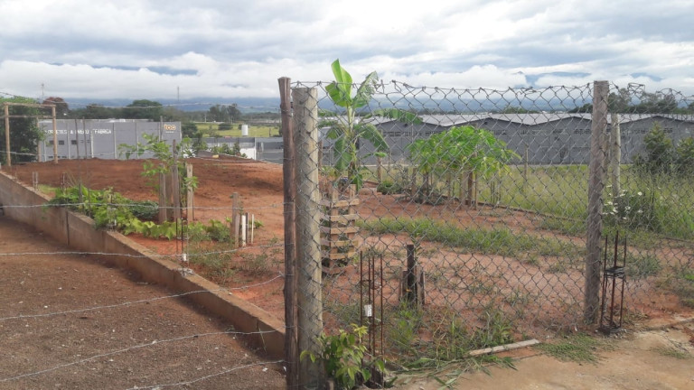 Terreno à Venda, 210 m² em Residencial E Comercial Cidade Jardim - Pindamonhangaba