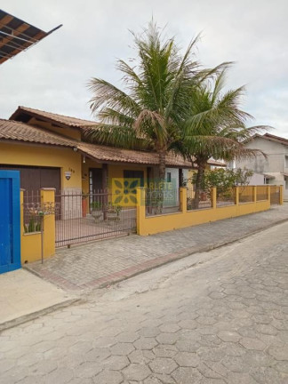 Casa com 3 Quartos à Venda, 120 m² em Balneário Perequê - Porto Belo