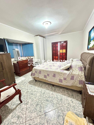 Imagem Casa com 3 Quartos à Venda, 247 m² em Jardim Residencial Dona Santina Paroli Peccinini - Limeira Imagem Casa com 3 Quartos à Venda, 247 m² em Jardim Residencial Dona Santina Paroli Peccinini - Limeira