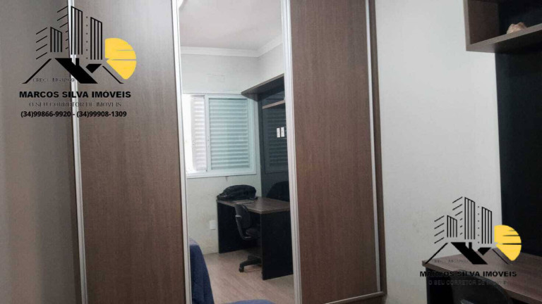 Imagem Casa com 4 Quartos à Venda, 360 m² em Santa Mônica - Uberlândia