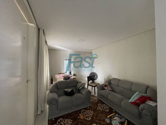 Imagem Casa com 5 Quartos à Venda, 600 m² em Jardim Shangri-la - Cuiabá
